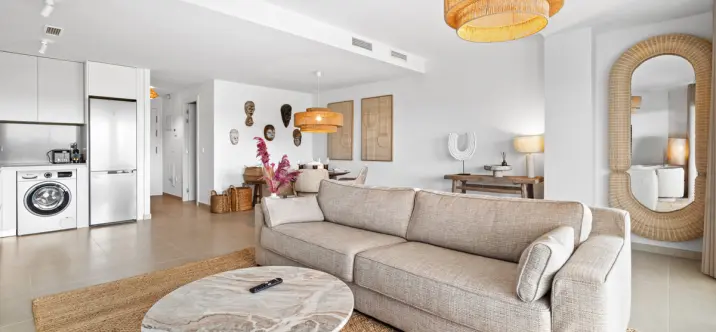 Продажа апартаментов на среднем этаже в Estepona 1