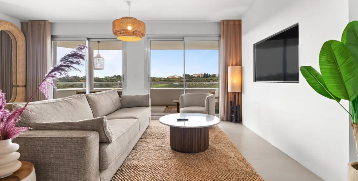 Продажа апартаментов на среднем этаже в Estepona 6