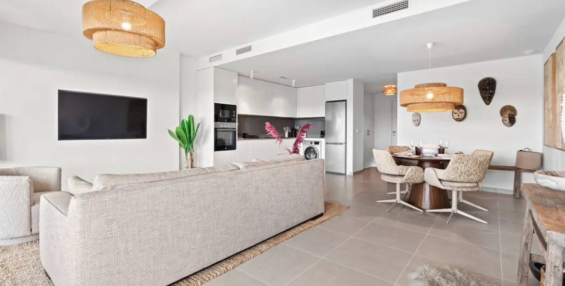 Продажа апартаментов на среднем этаже в Estepona 8