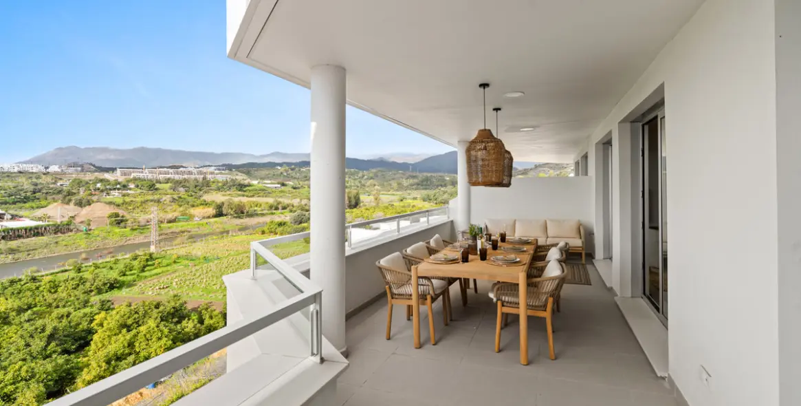 Продажа апартаментов на среднем этаже в Estepona 11