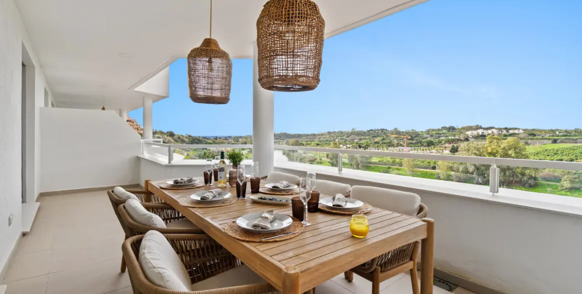 Продажа апартаментов на среднем этаже в Estepona 1