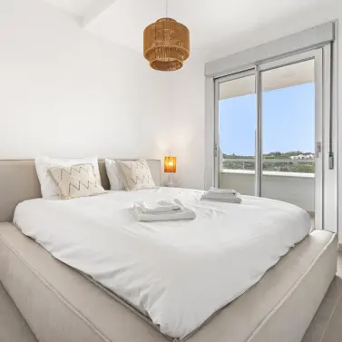 Продажа апартаментов на среднем этаже в Estepona