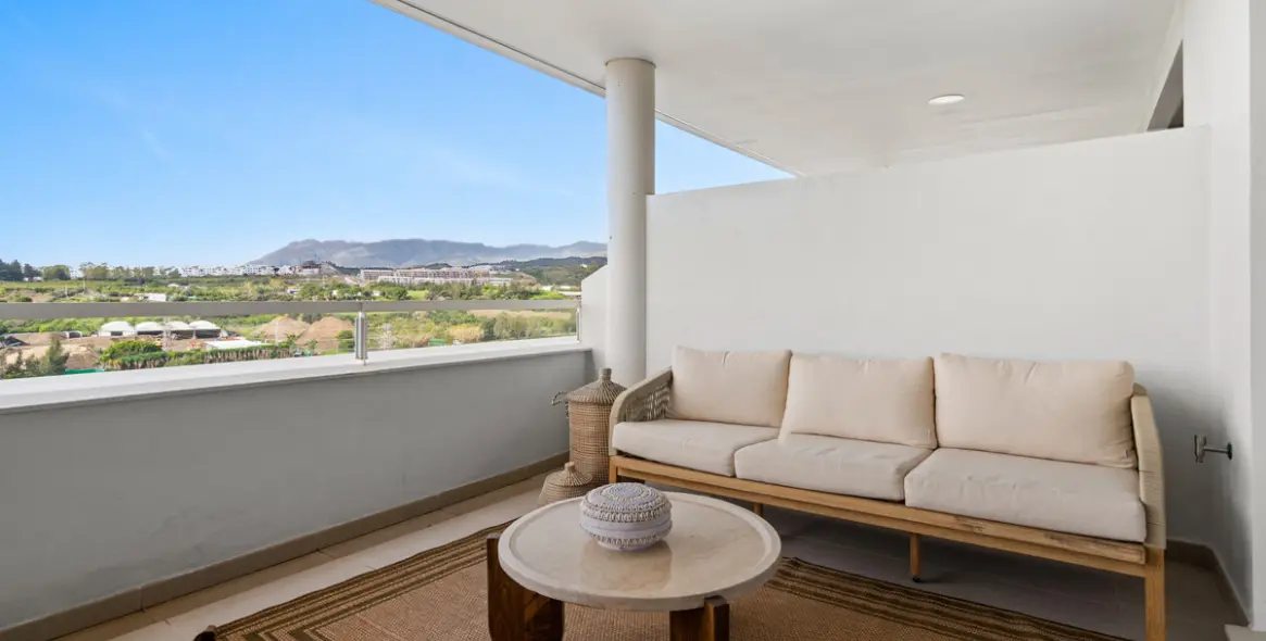 Продажа апартаментов на среднем этаже в Estepona 10