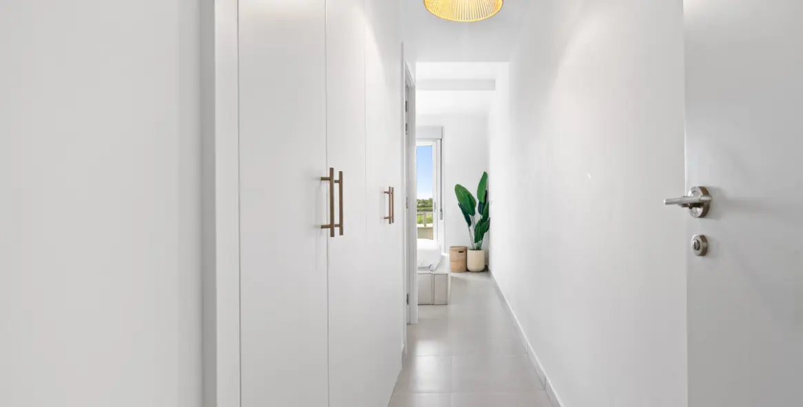 Продажа апартаментов на среднем этаже в Estepona 14