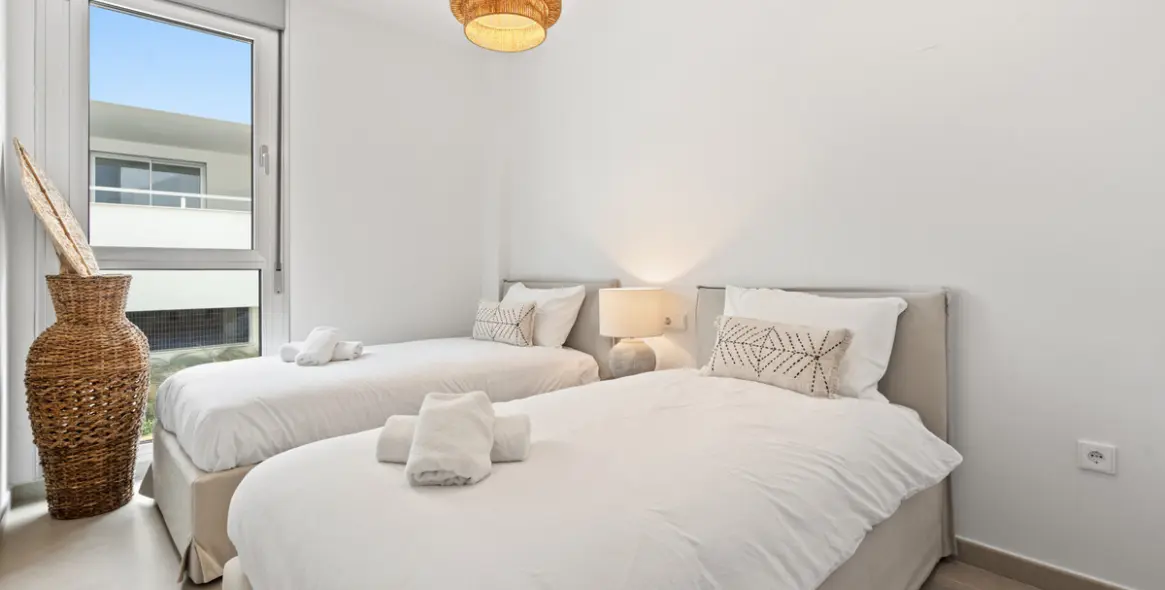 Продажа апартаментов на среднем этаже в Estepona 19