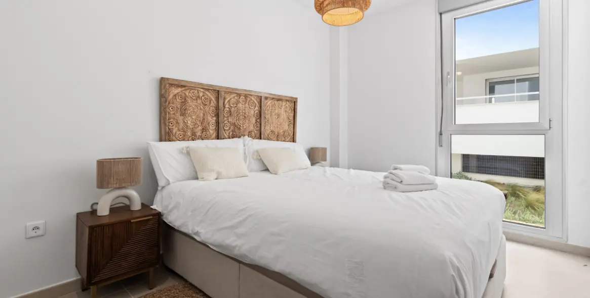 Sale of middle floor apartment in Estepona 21