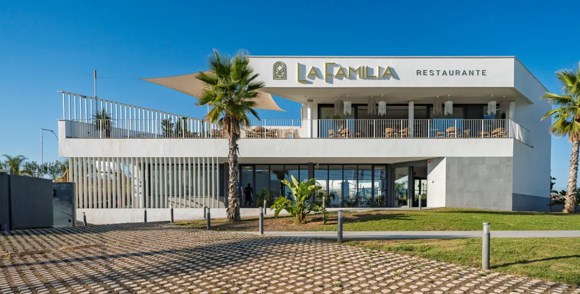 Sale of middle floor apartment in Estepona 26