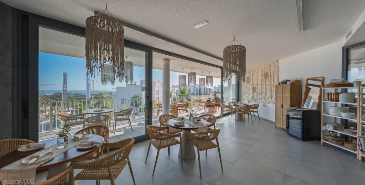 Sale of middle floor apartment in Estepona 27