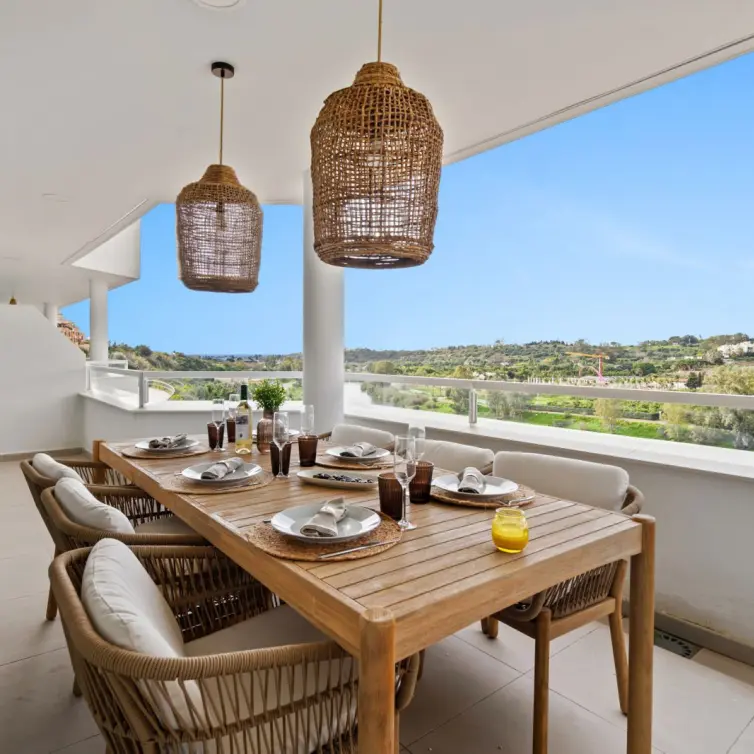 Продажа апартаментов на среднем этаже в Estepona