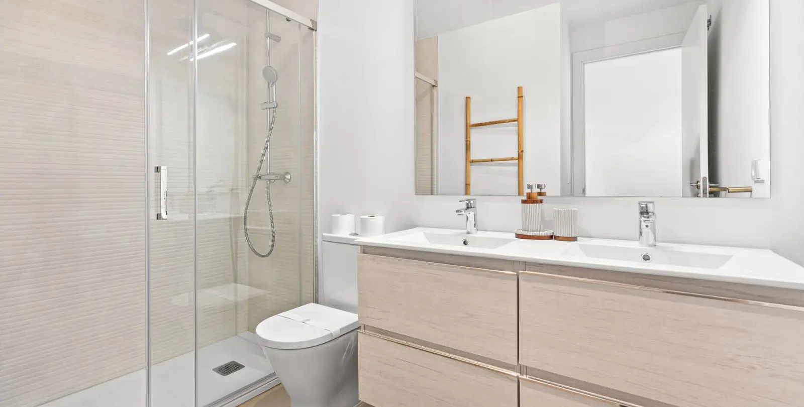 Продажа апартаментов на среднем этаже в Estepona 5