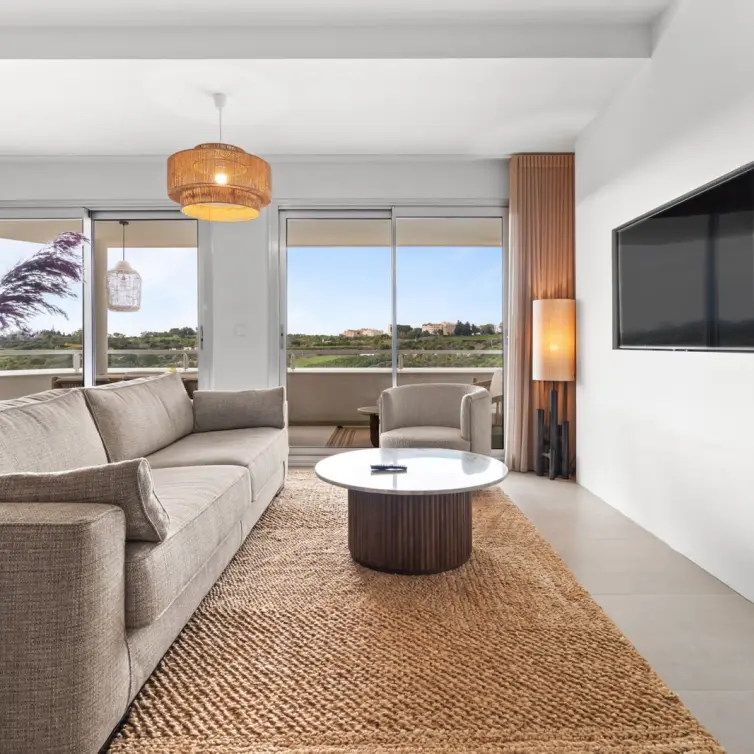 Продажа апартаментов на среднем этаже в Estepona