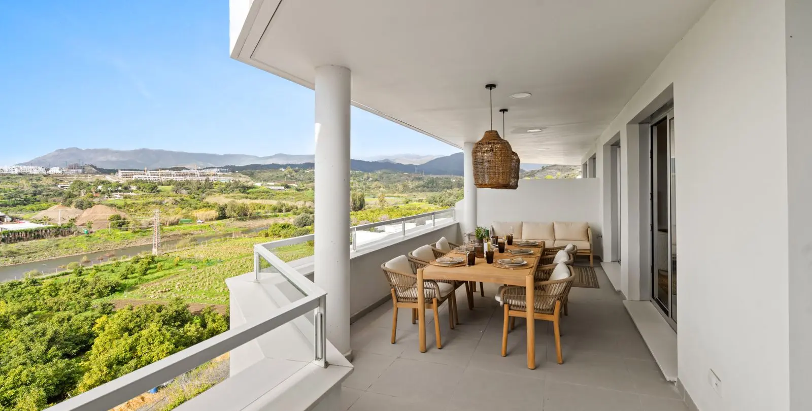 Продажа апартаментов на среднем этаже в Estepona 11