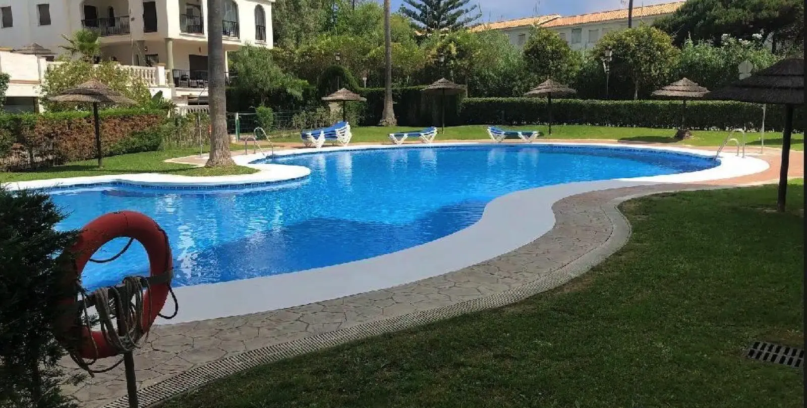 Sale of middle floor apartment in La Duquesa 35