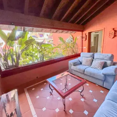 Продажа апартаментов на среднем этаже в Elviria