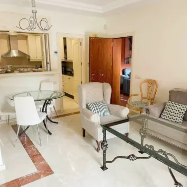 Продажа апартаментов на среднем этаже в Elviria