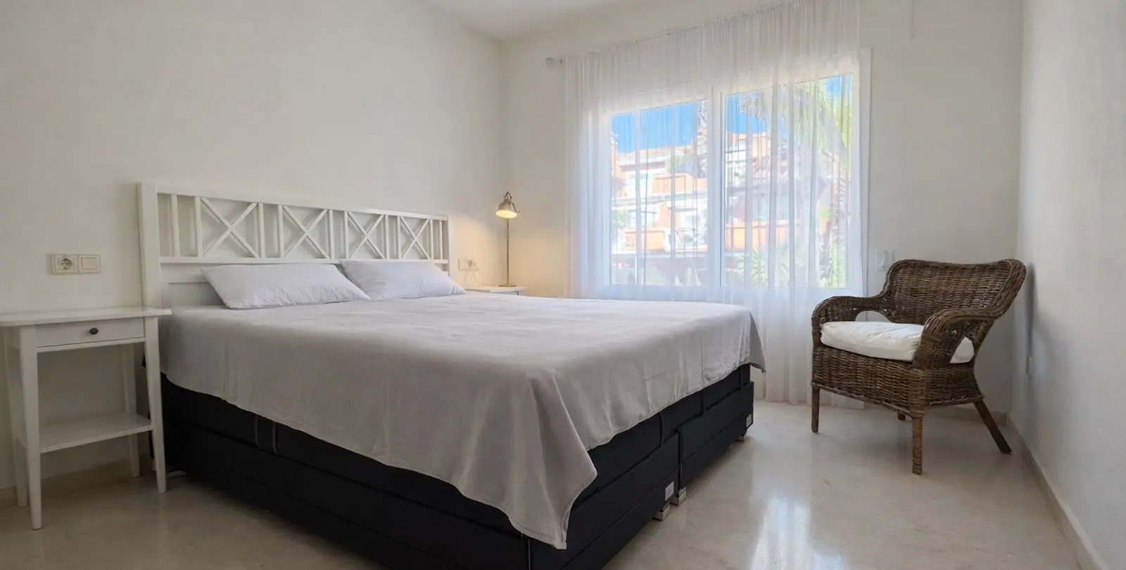 Sale of penthouse in New Golden Mile 7