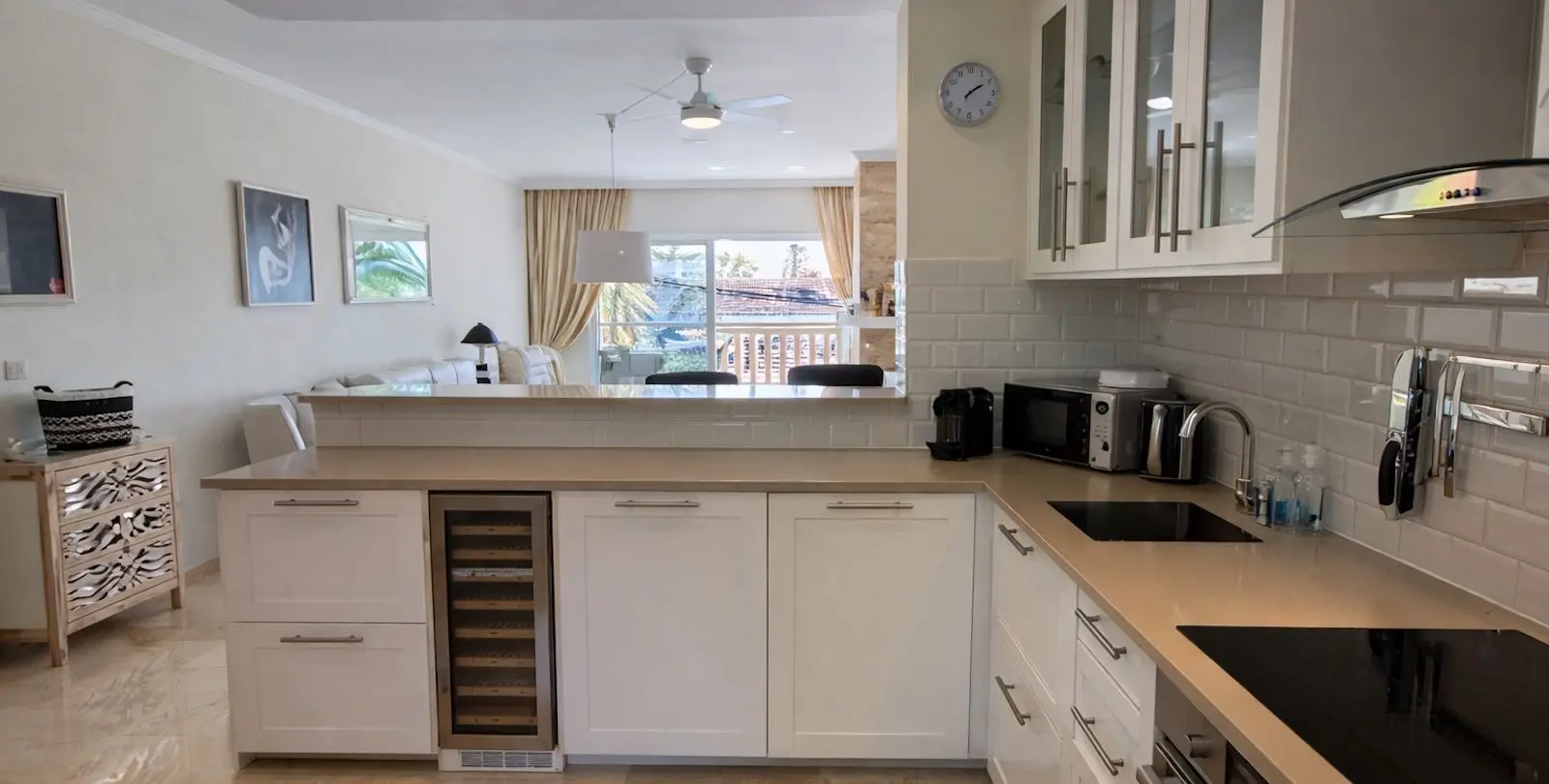 Sale of penthouse in New Golden Mile 10
