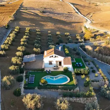 Sale of finca - cortijo in Coín