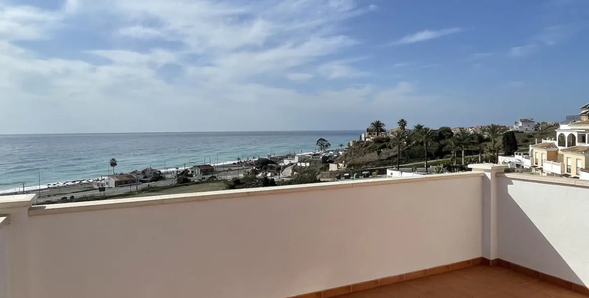 Продажа  отдельно стоящей виллы в Torrox Costa 18