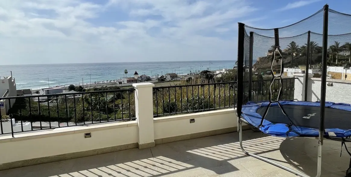 Продажа  отдельно стоящей виллы в Torrox Costa 35