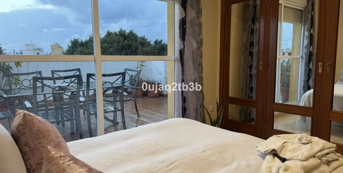 Sale of penthouse in San Pedro de Alcántara 25