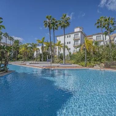 Продажа апартаментов на первом этаже в Elviria