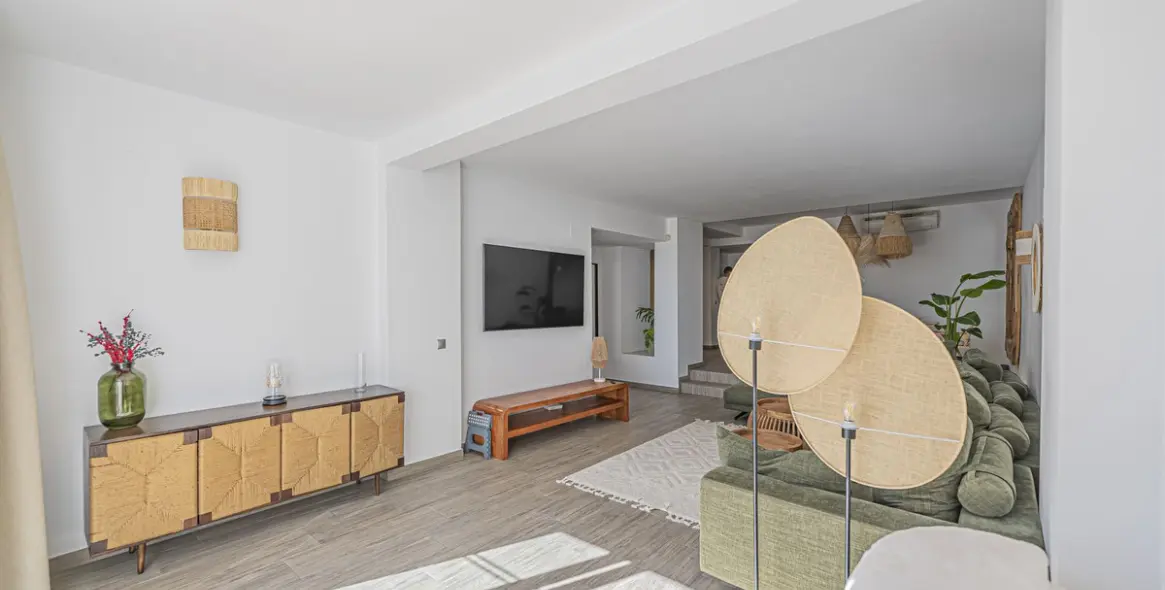 Sale of ground floor apartment in Elviria 6