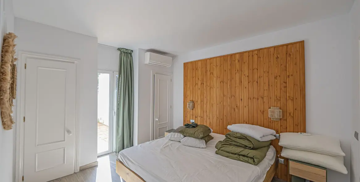 Sale of ground floor apartment in Elviria 8