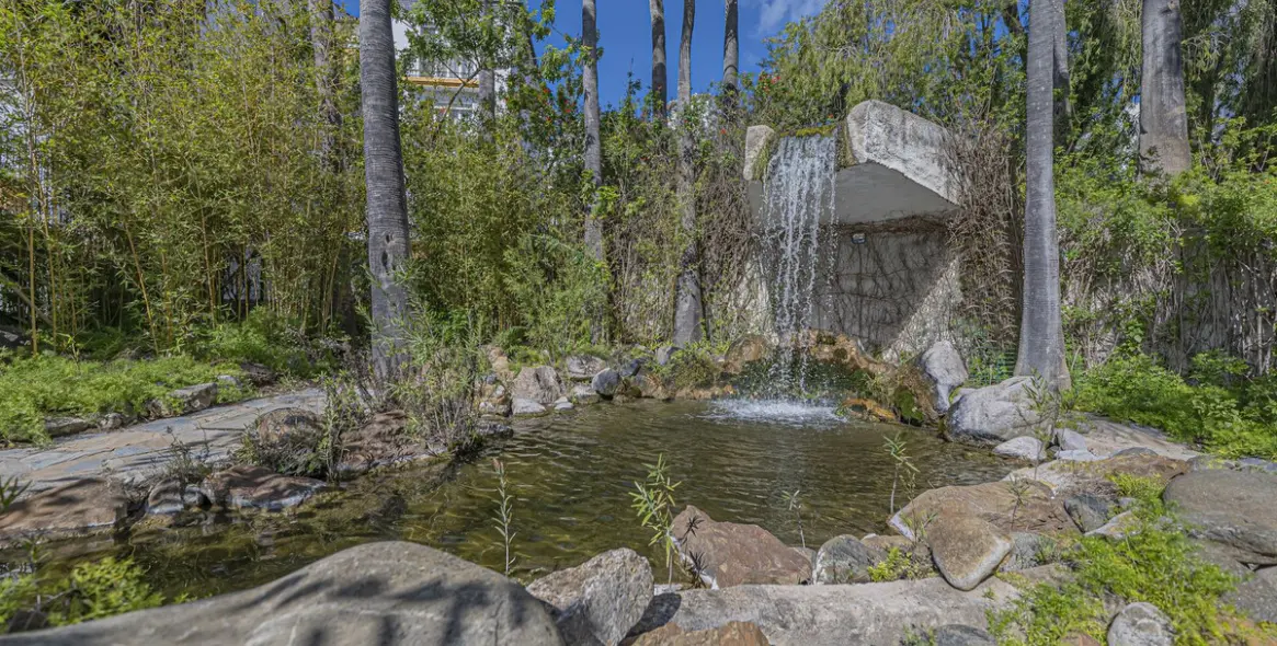 Sale of ground floor apartment in Elviria 19