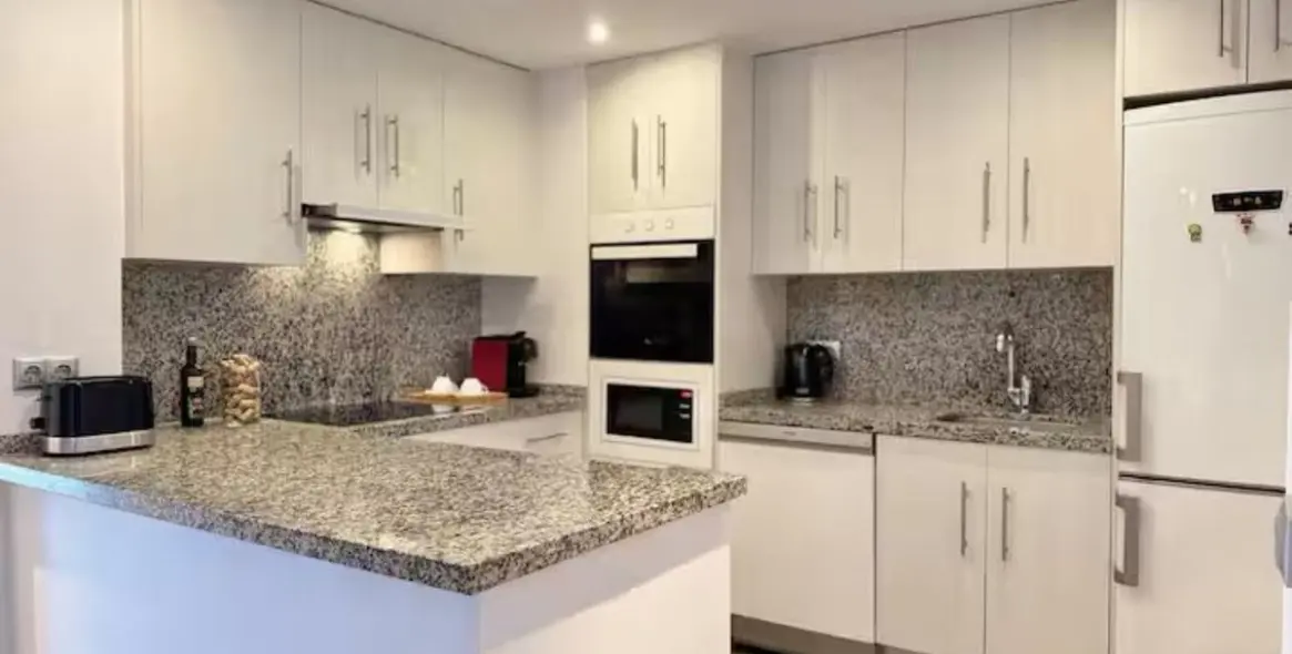 Продажа апартаментов на первом этаже в Elviria 24