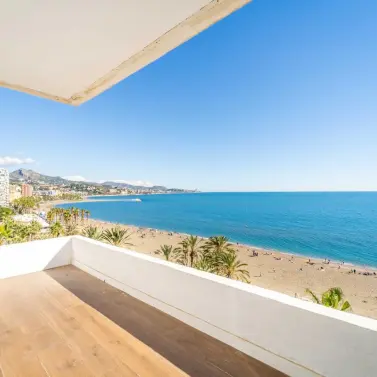 Venta de apartamento en planta media en Málaga Este