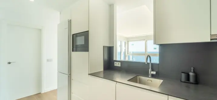 Venta de apartamento en planta media en Málaga Este 2