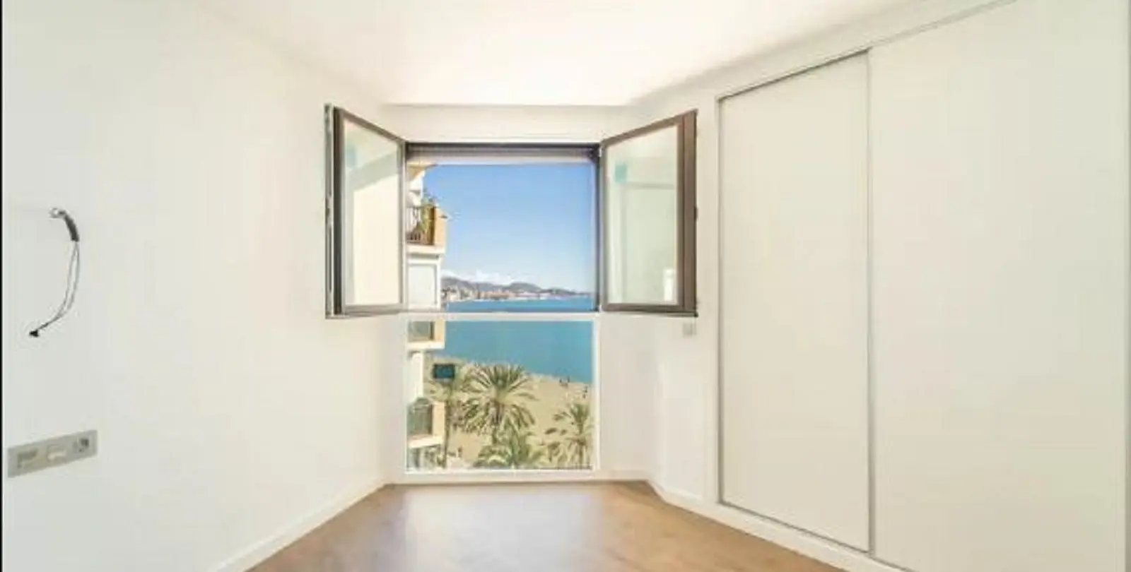 Продажа апартаментов на среднем этаже в Málaga Este 16