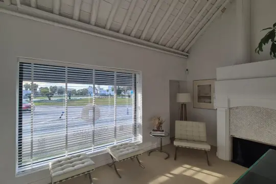 Image 1 thumb