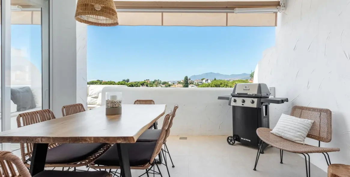 Продажа двухуровневого пентхауса в Nueva Andalucía 3