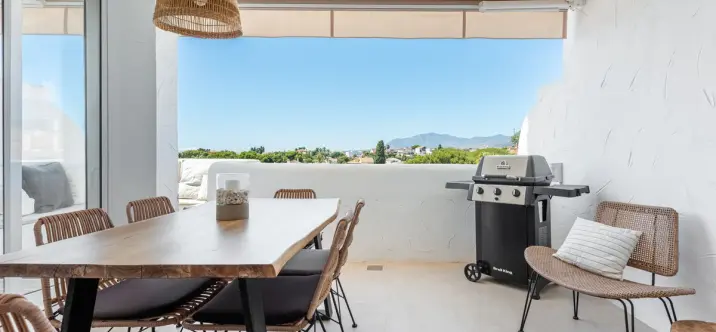 Продажа двухуровневого пентхауса в Nueva Andalucía 2