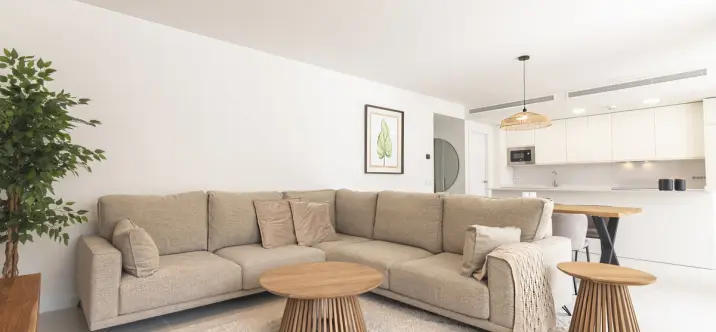 Продажа апартаментов на первом этаже в Higueron 1