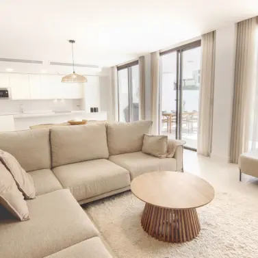 Продажа апартаментов на первом этаже в Higueron