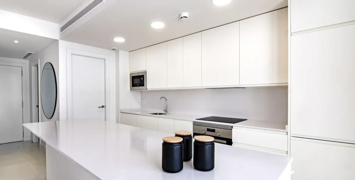 Продажа апартаментов на первом этаже в Higueron 4