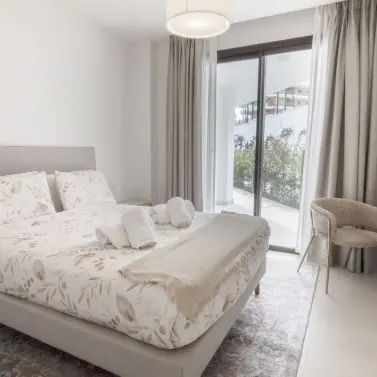 Продажа апартаментов на первом этаже в Higueron