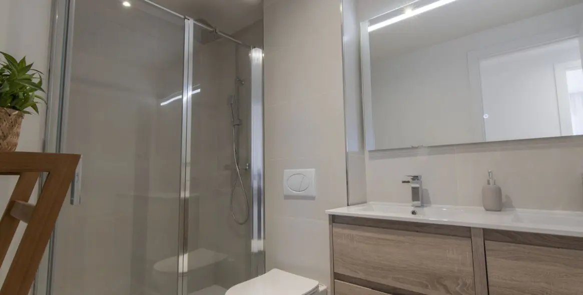 Продажа апартаментов на первом этаже в Higueron 10