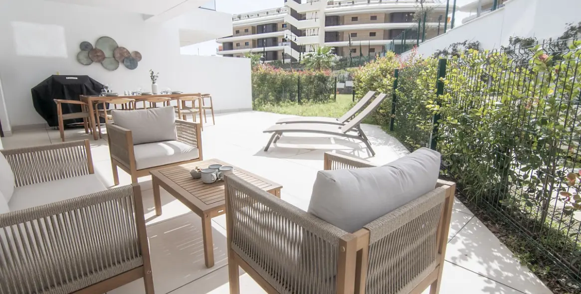 Продажа апартаментов на первом этаже в Higueron 15