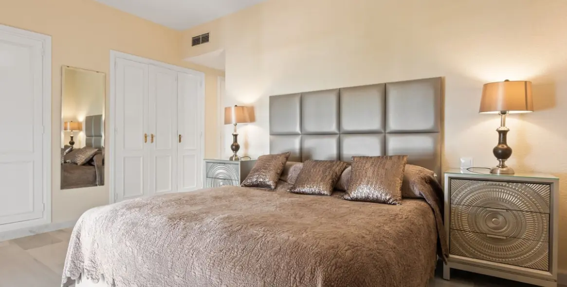 Продажа апартаментов на среднем этаже в Puerto Banús 11