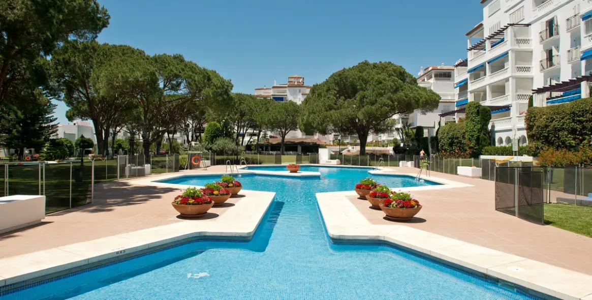 Продажа апартаментов на среднем этаже в Puerto Banús 22