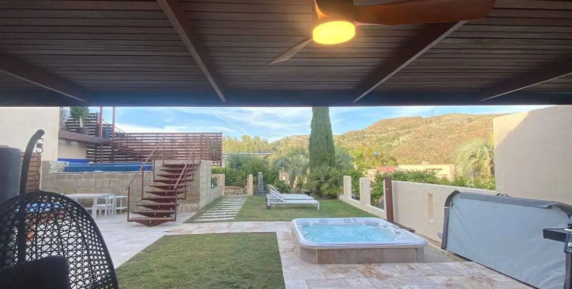 Venta de villa independiente en Benahavís 2