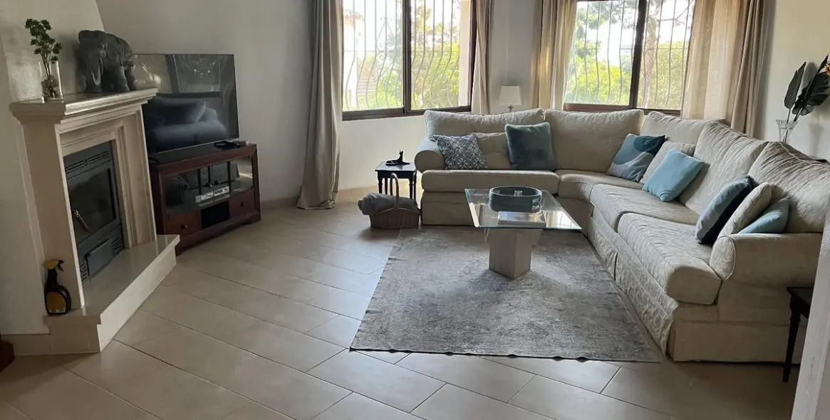 Venta de villa independiente en El Chaparral 4