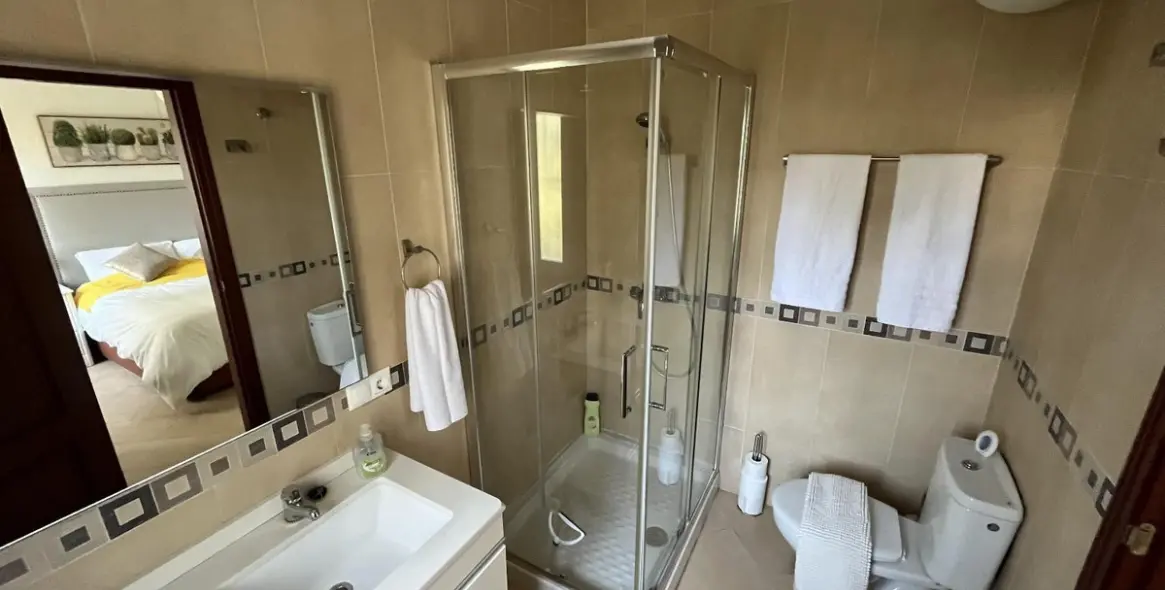 Venta de villa independiente en El Chaparral 13