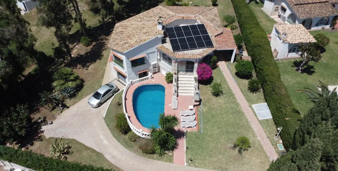 Sale of detached villa in El Chaparral 1