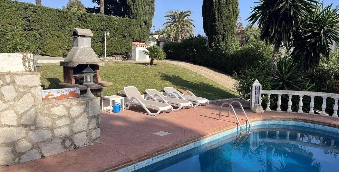 Sale of detached villa in El Chaparral 3