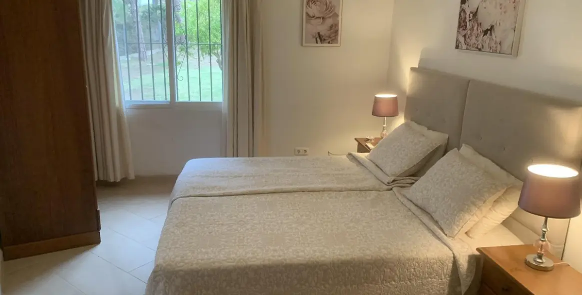 Sale of detached villa in El Chaparral 11